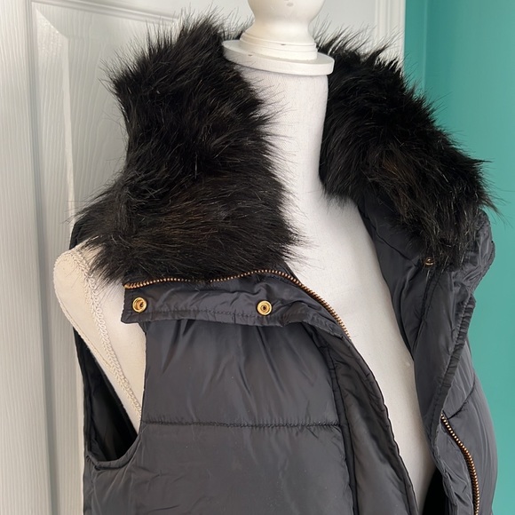 Zara Vest - Picture 8 of 12